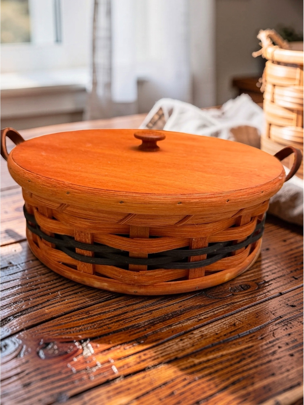 Swartzentruber Amish Handmade Covered Basket 12" Wood Lid Leather Handles Ohio